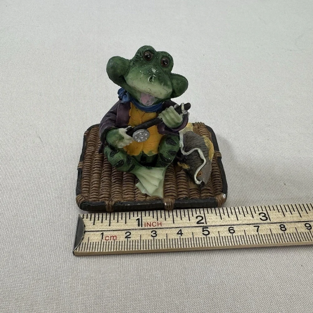 Fishing Frog Figurine Basket Top Only -‎ Has A Fish